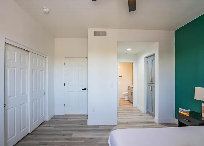Lavish 2bd Walk To Westgate Pool Gym Wd *