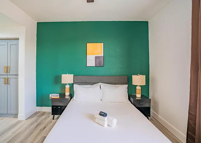 Lavish 2bd Walk To Westgate Pool Gym Wd * Glendale