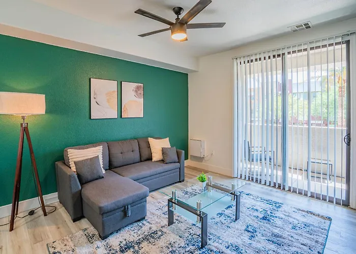 Lavish 2bd Walk To Westgate Pool Gym Wd Glendale