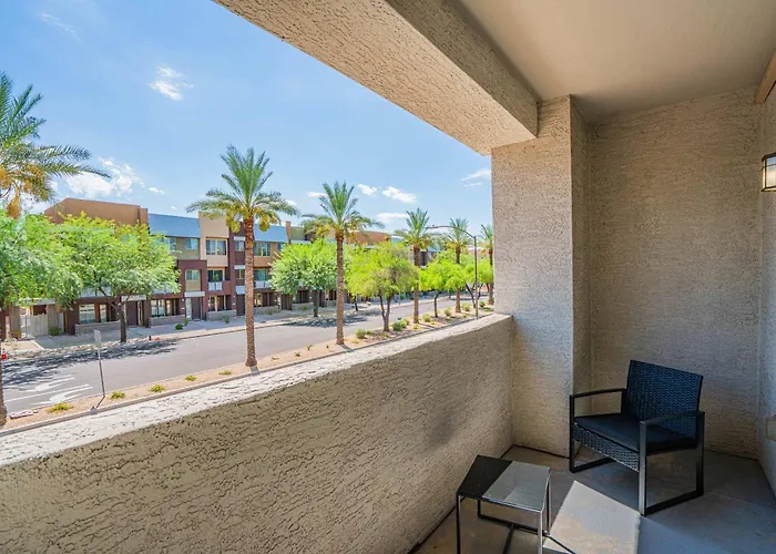 Lavish 2bd Walk To Westgate Pool Gym Wd Glendale